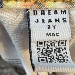 MAC Dream Chic Gray Jeans